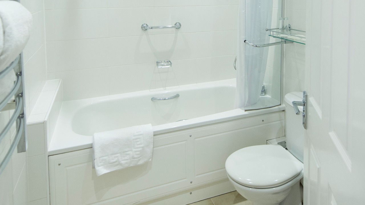 Photo of Bathroom in Mylor Churchtown