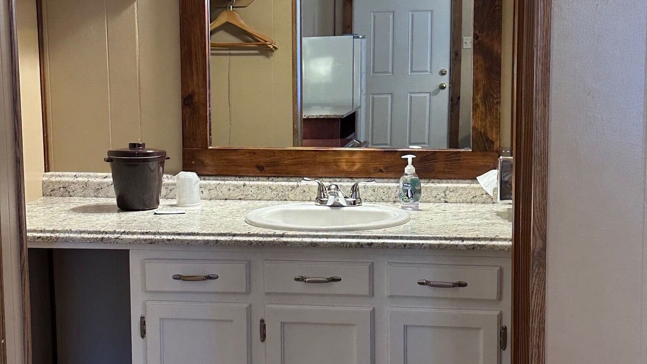 Photo of Bedroom in Inlet