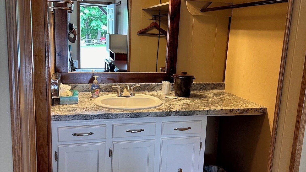 Photo of Bedroom in Inlet
