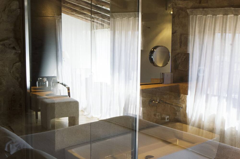 Photo of Bathroom in Calaceite