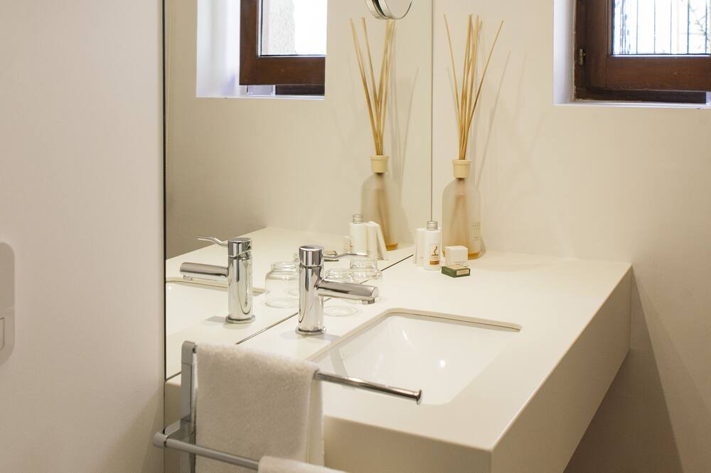 Photo of Bathroom in Calaceite