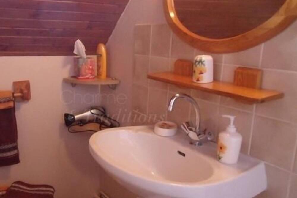 Photo of Bathroom in Faverolles