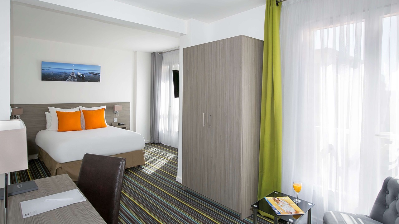 Photo of Bedroom in Balaruc-les-Bains