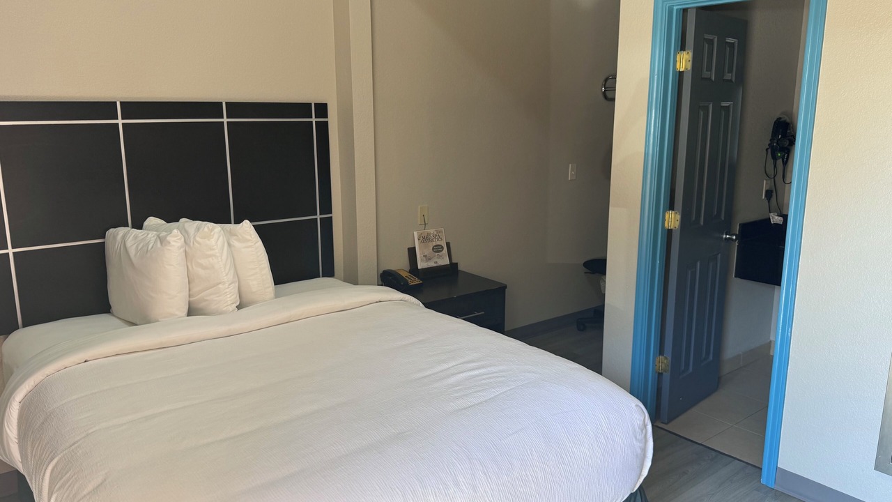 Photo of Bedroom in Crystal City