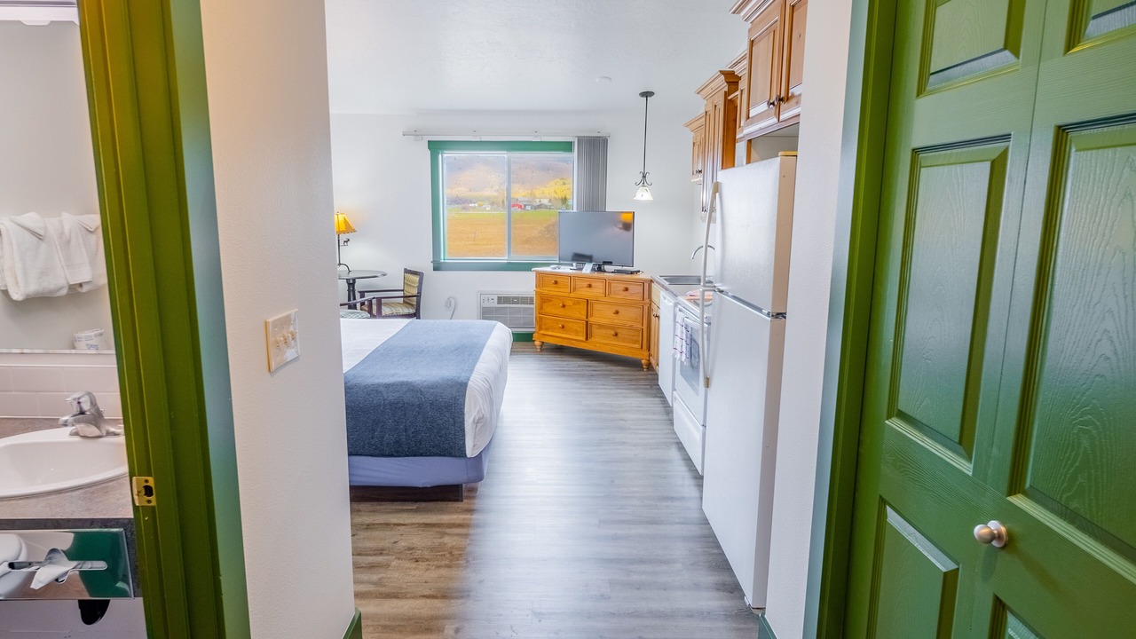 Photo of Others in Victor