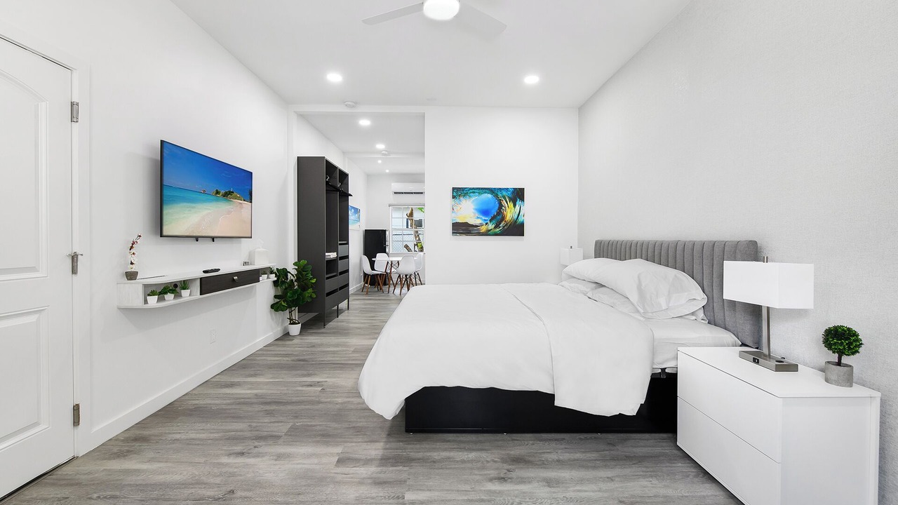 Photo of Bedroom in Lauderdale Beach