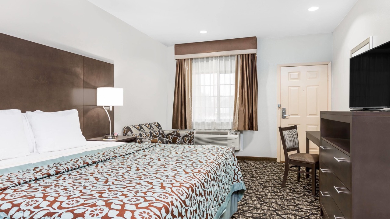 Photo of Bedroom in Madisonville