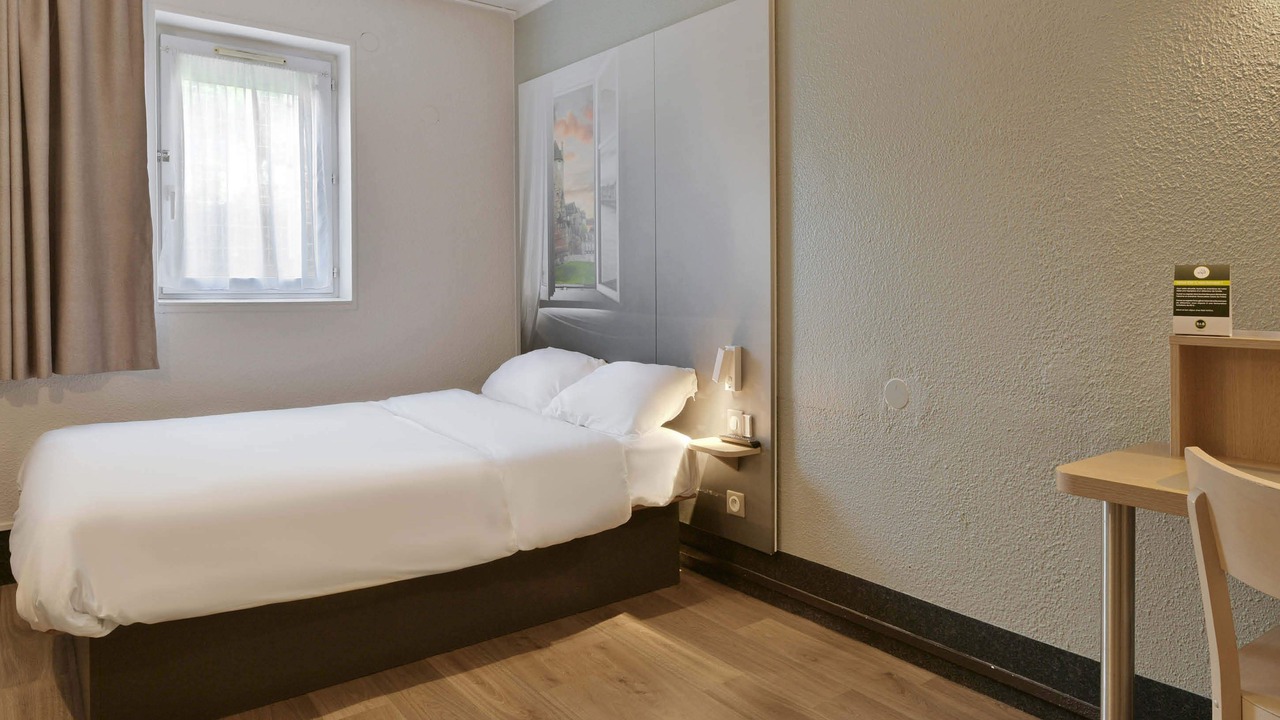 Photo of Bedroom in Saint-Saturnin