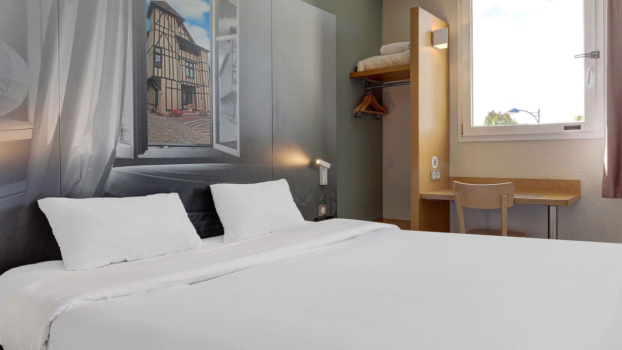 Photo of Bedroom in Chalons-en-Champagne