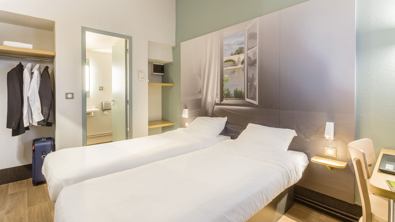 Photo of Bedroom in Chalons-en-Champagne