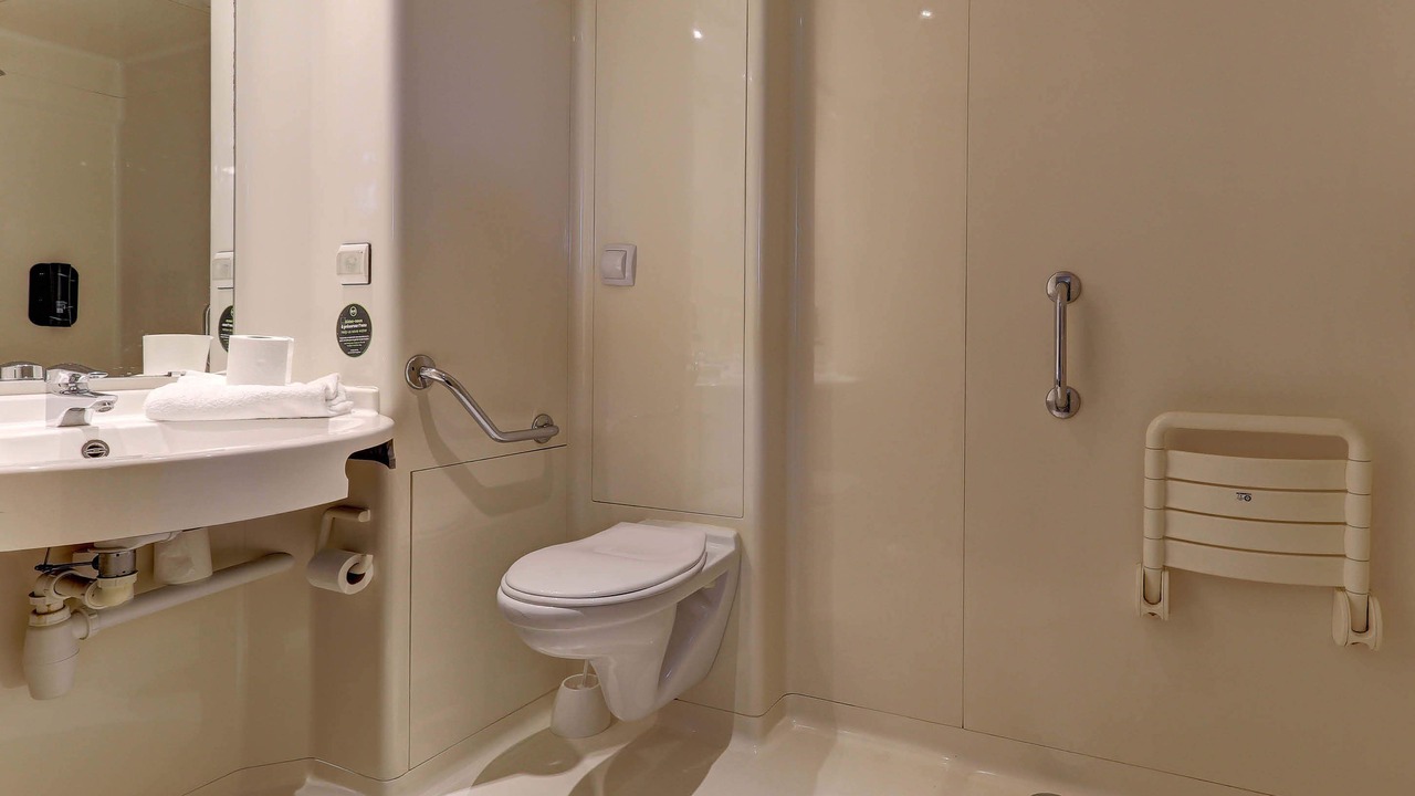 Photo of Bathroom in Chalons-en-Champagne