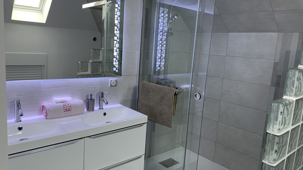 Photo of Bathroom in Guigneville-sur-Essonne