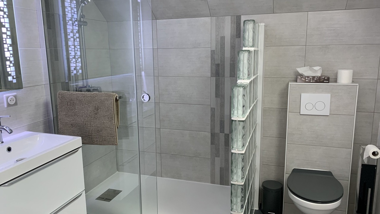 Photo of Bathroom in Guigneville-sur-Essonne