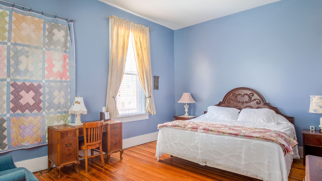Photo of Bedroom in Abbeville