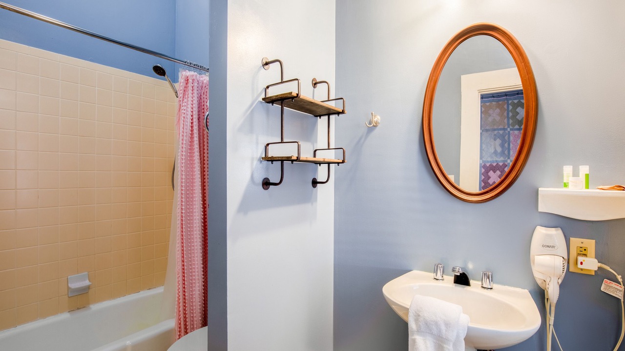 Photo of Bathroom in Abbeville