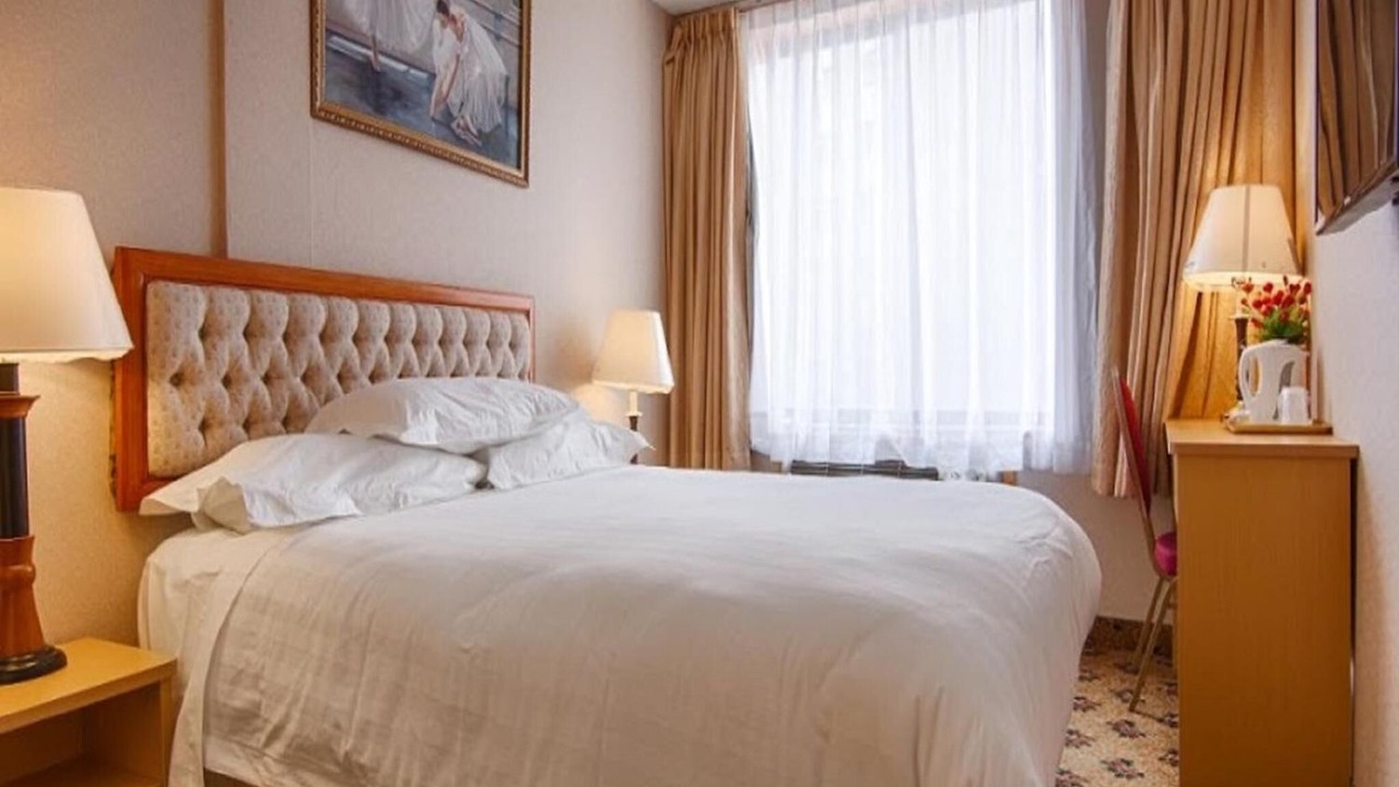 Photo of Bedroom in Flushing Chinatown