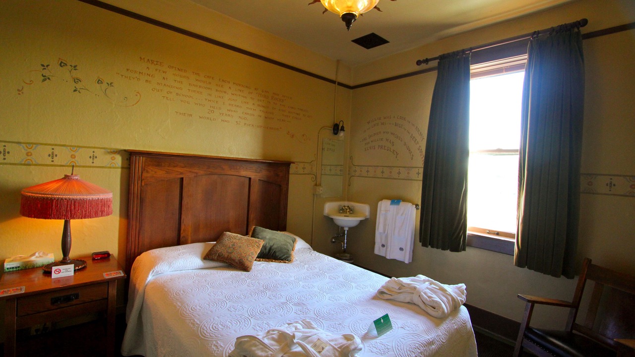 Photo of Bedroom in Centralia