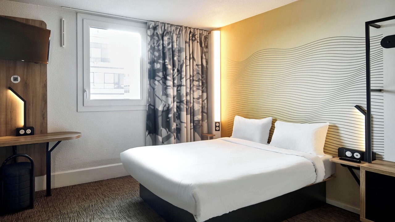 Photo of Bedroom in Saint-Denis