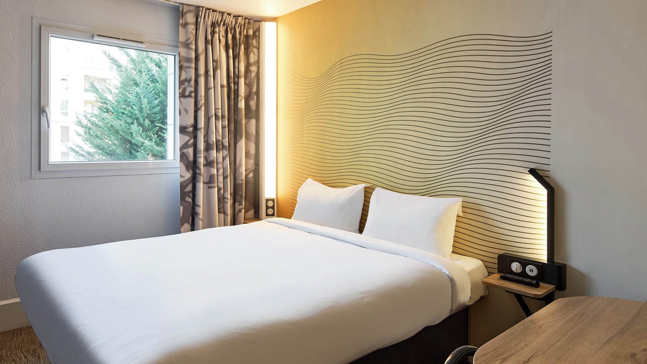 Photo of Bedroom in Saint-Denis