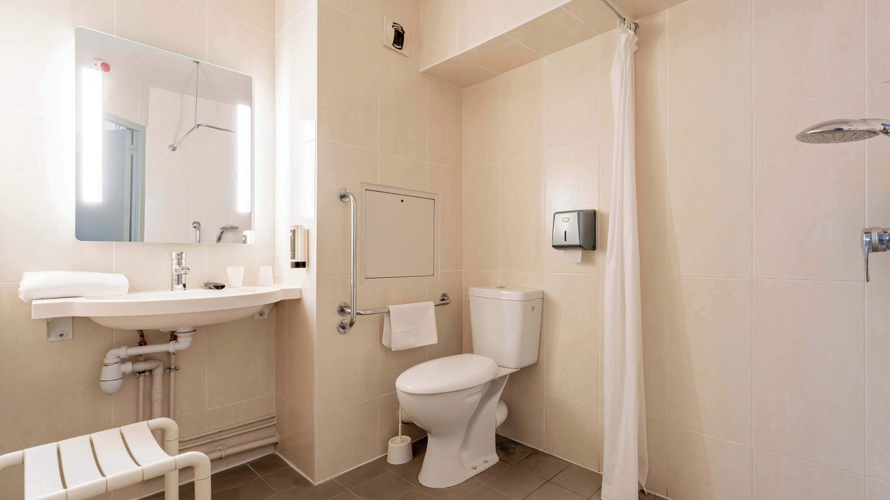 Photo of Bathroom in Cuincy