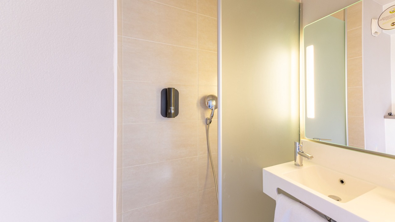 Photo of Bathroom in Lieusaint