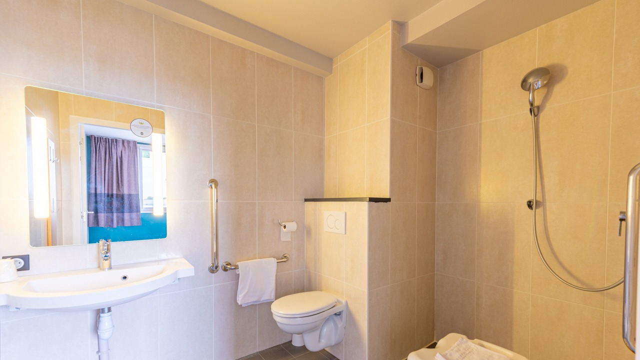 Photo of Bathroom in Lieusaint