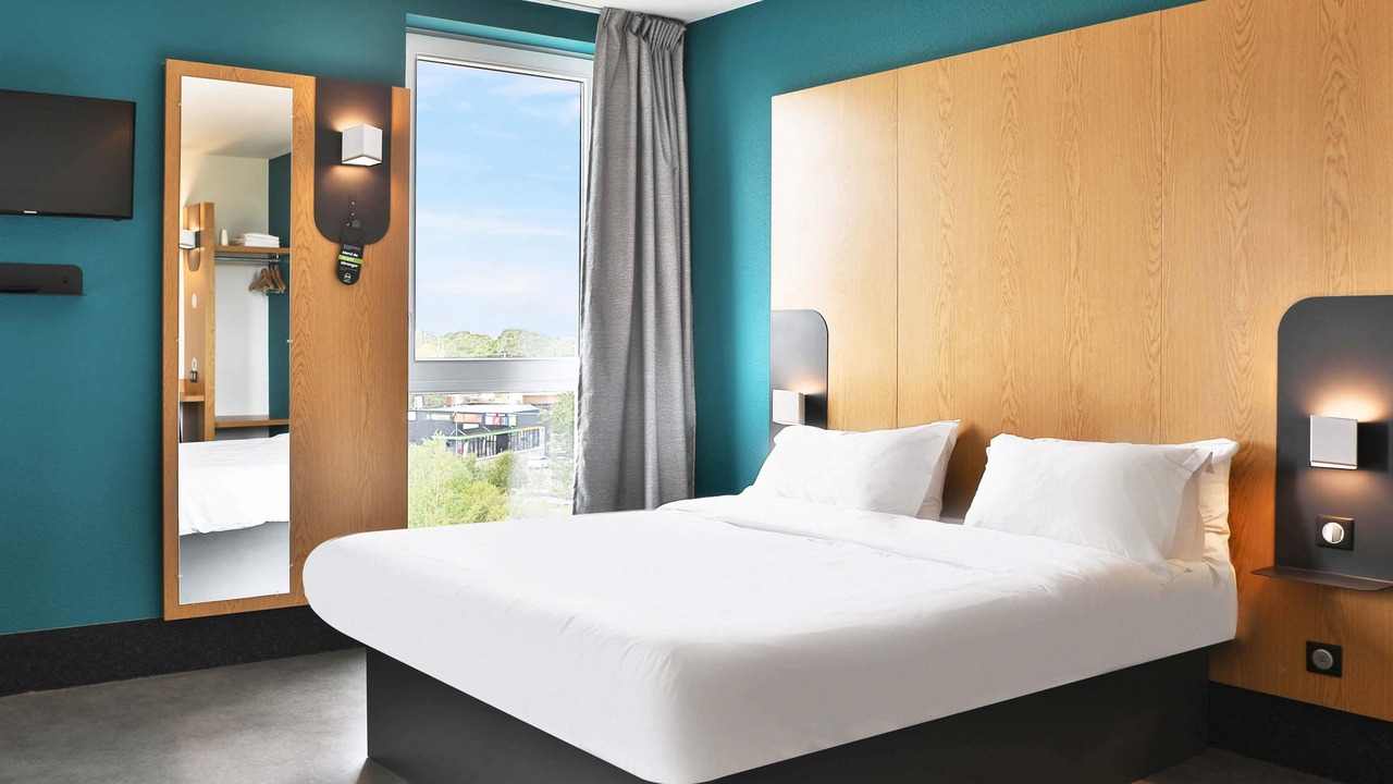 Photo of Bedroom in Mouilleron-le-Captif