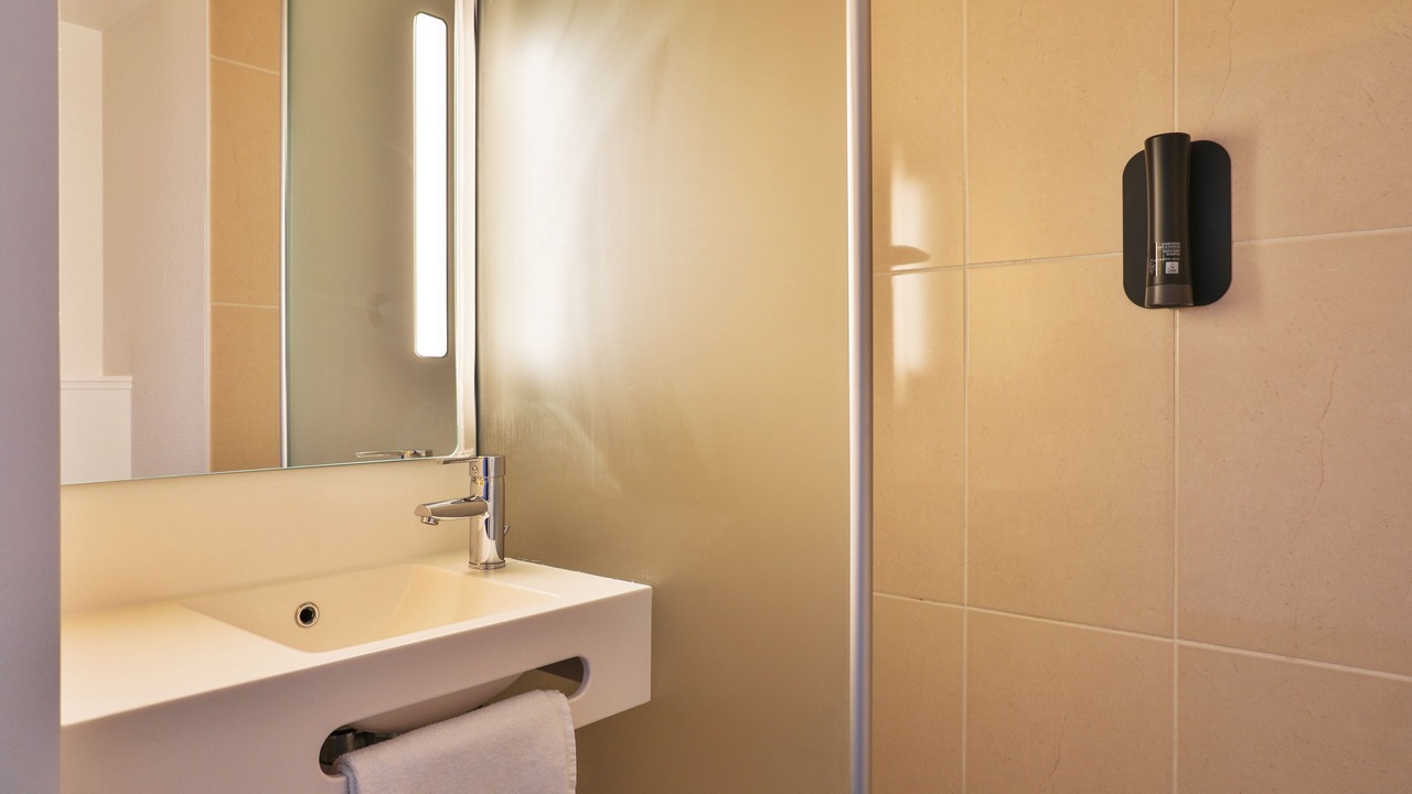 Photo of Bathroom in Mouilleron-le-Captif