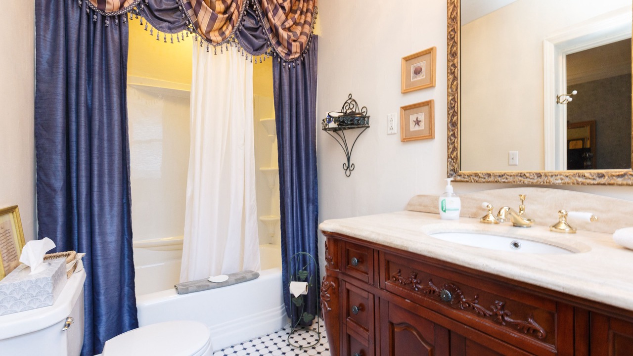 Photo of Bathroom in Mexican War Streets