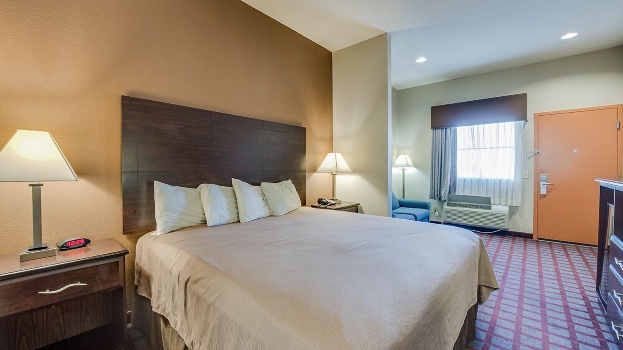 Photo of Bedroom in Cushing
