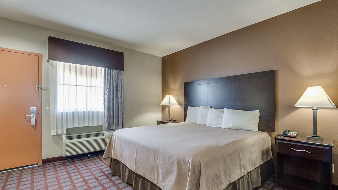 Photo of Bedroom in Cushing