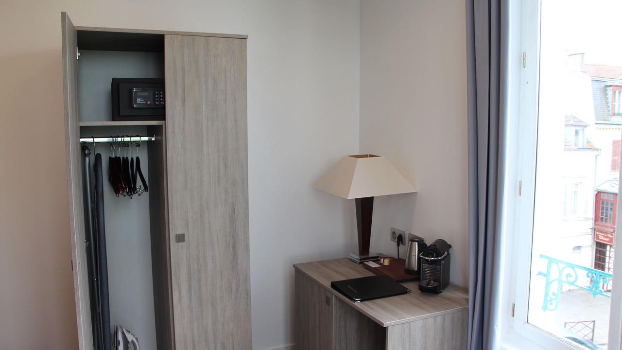 Photo of Bedroom in Poissy