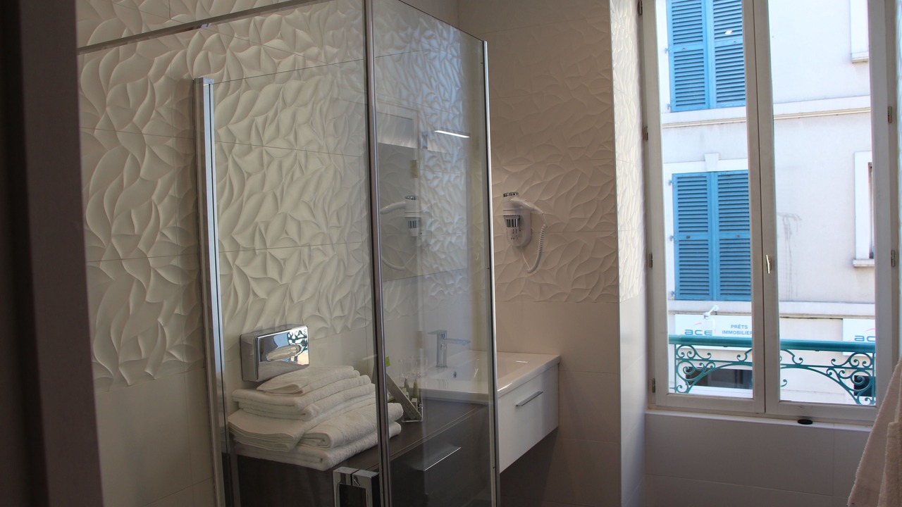 Photo of Bathroom in Poissy