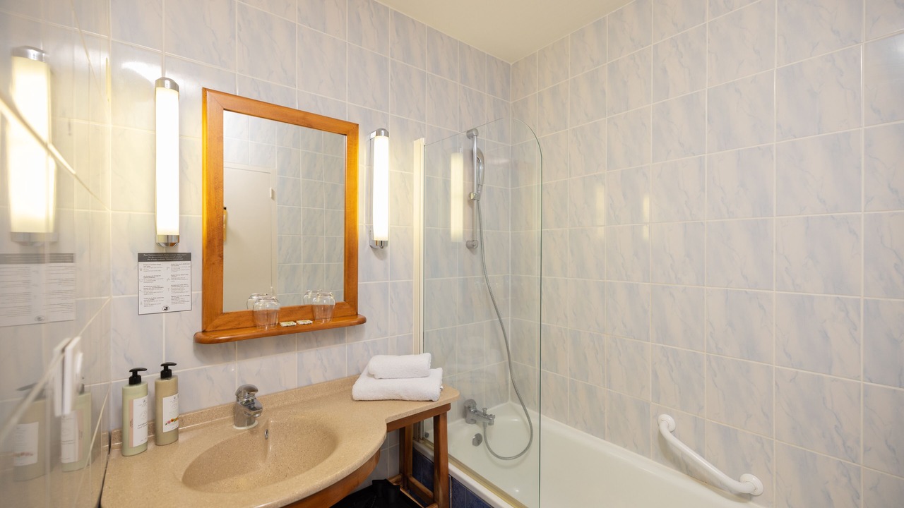 Photo of Bathroom in Onet-le-Chateau