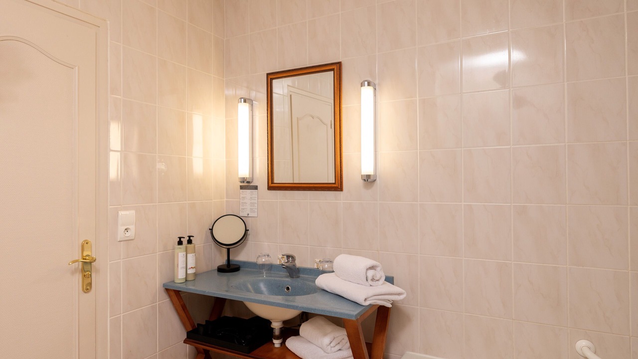 Photo of Bathroom in Onet-le-Chateau