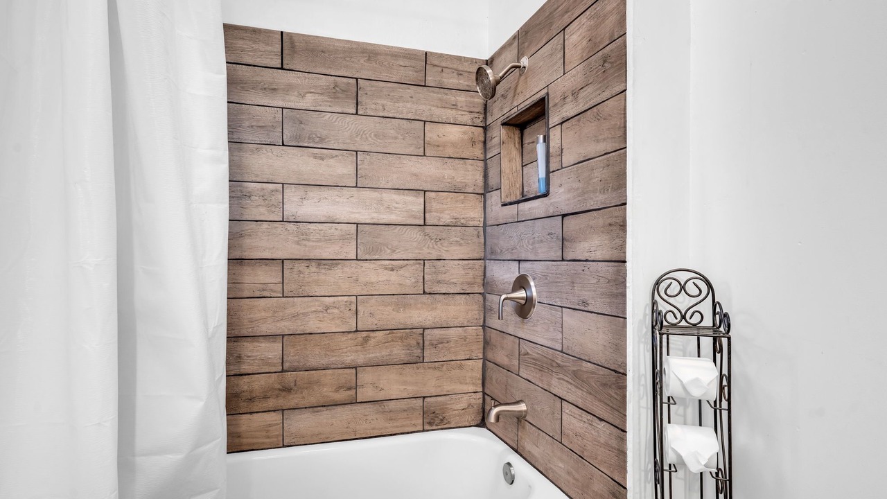 Photo of Bathroom in Peter Pan