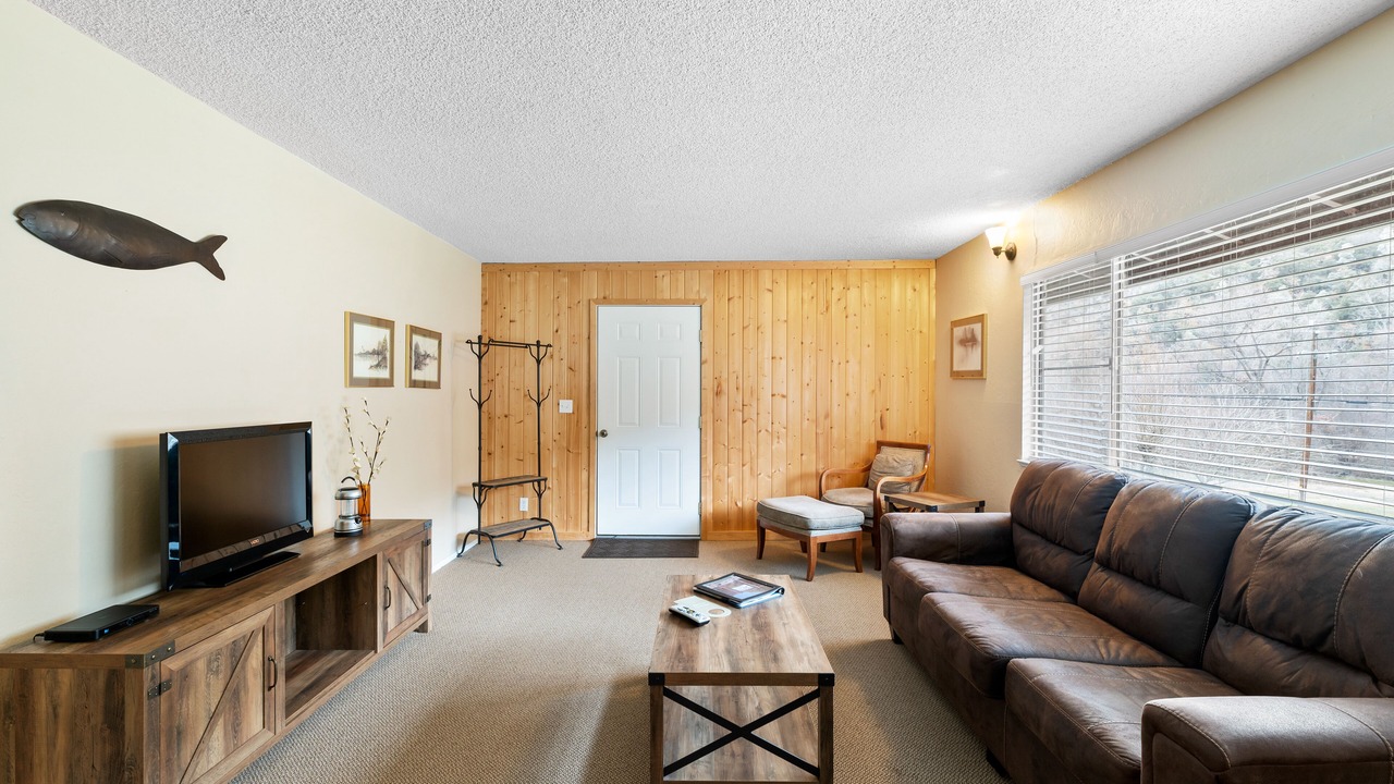 Photo of Bedroom in Douglas City