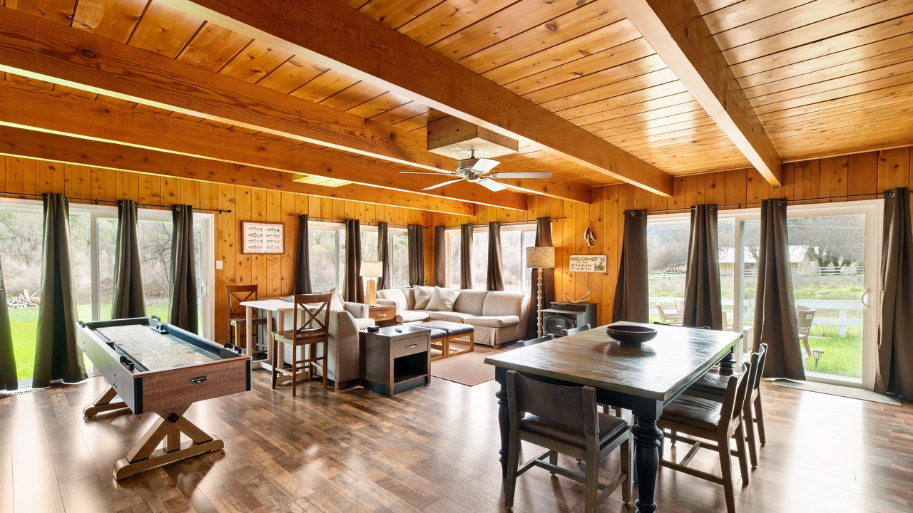 Photo of Livingroom in Douglas City