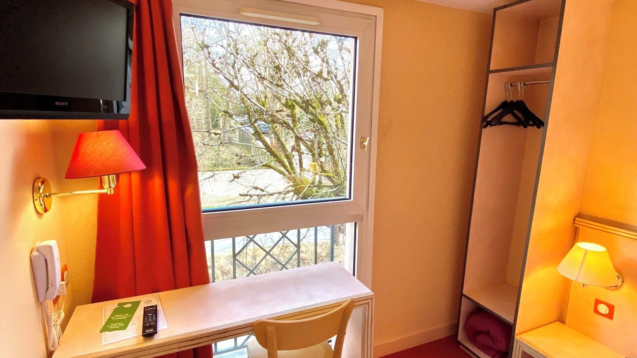 Photo of Bedroom in Gif-sur-Yvette