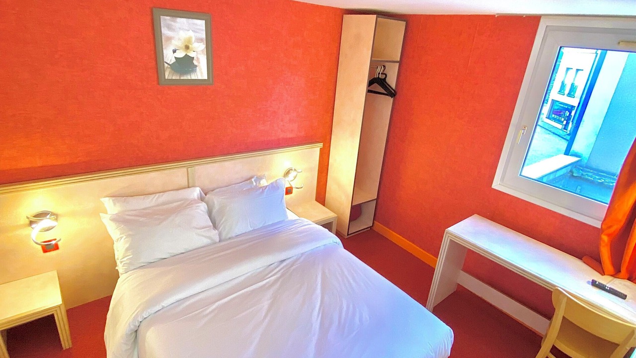 Photo of Bedroom in Gif-sur-Yvette