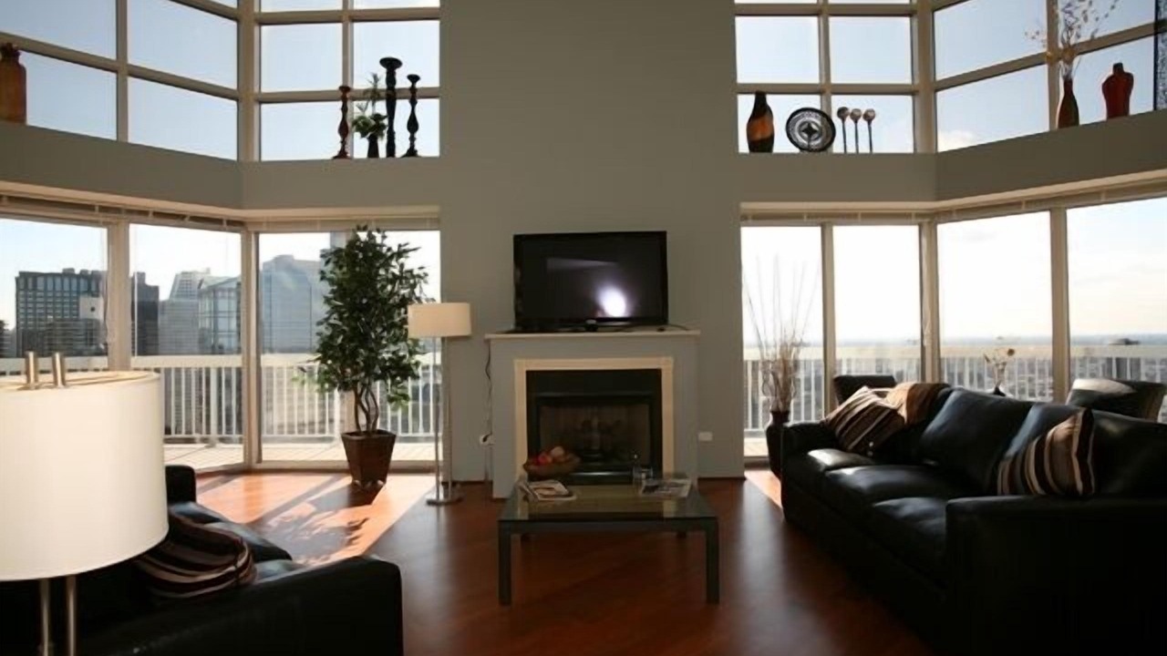 Photo of Livingroom in Downtown Chicago