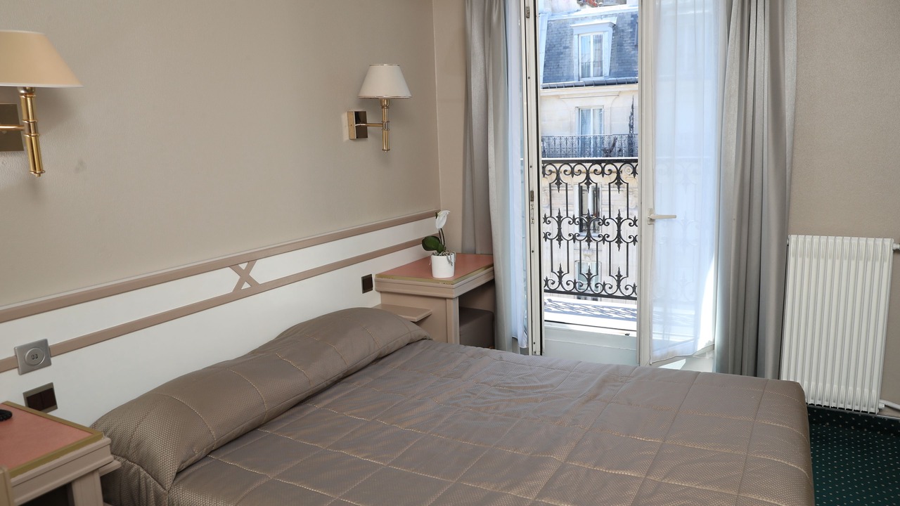 Photo of Bedroom in 5th Arrondissement