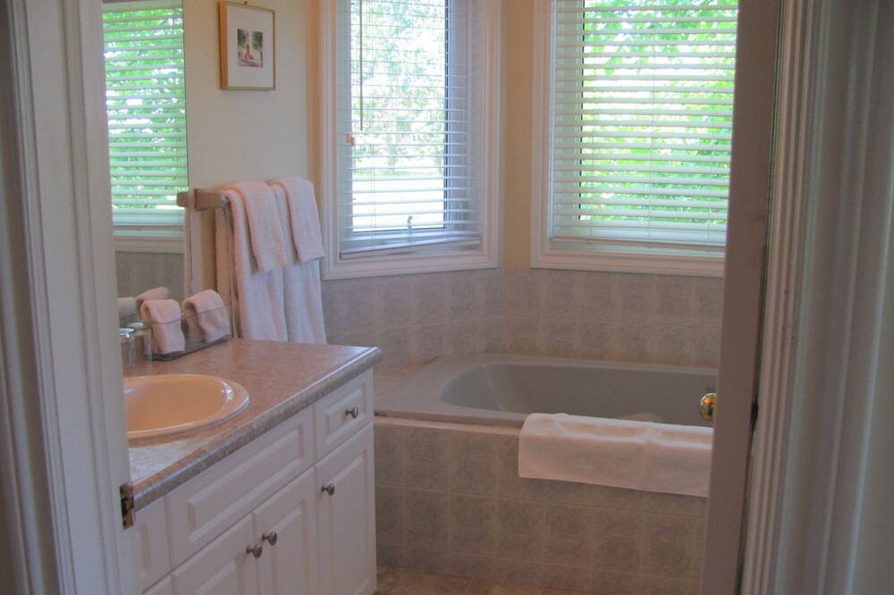 Photo of Bathroom in Virgil
