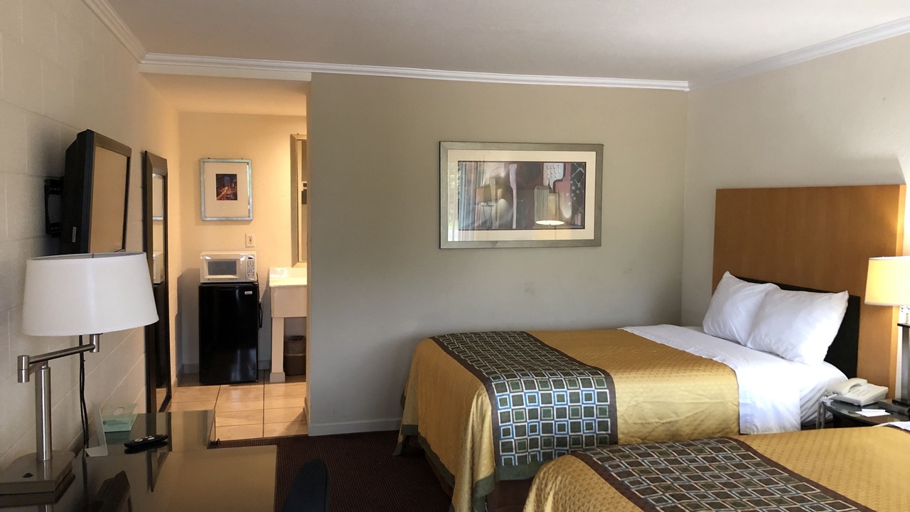 Photo of Bedroom in Grandview Plaza