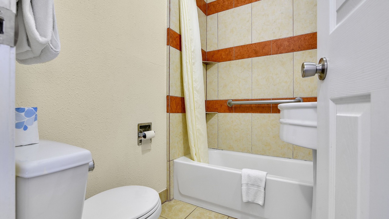 Photo of Bathroom in Shamrock