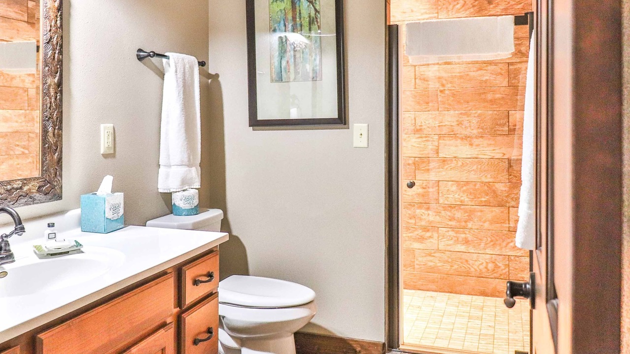 Photo of Bathroom in Lake Shore