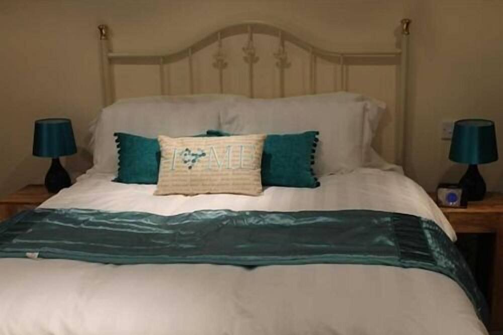 Photo of Bedroom in Gwernymynydd