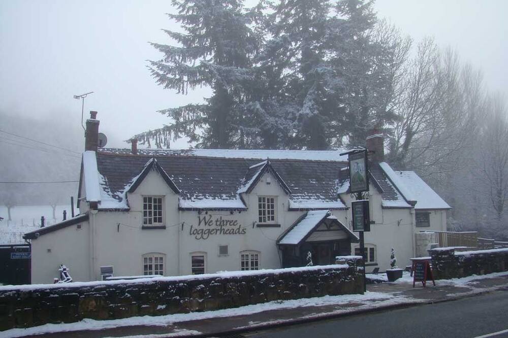 Photo of Outdoor in Gwernymynydd