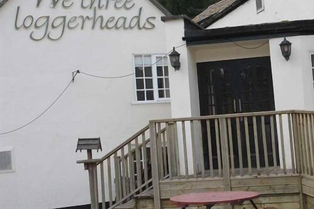 Photo of Outdoor in Gwernymynydd