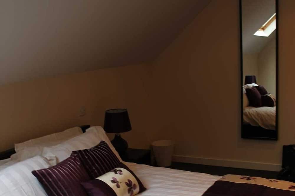 Photo of Others in Gwernymynydd